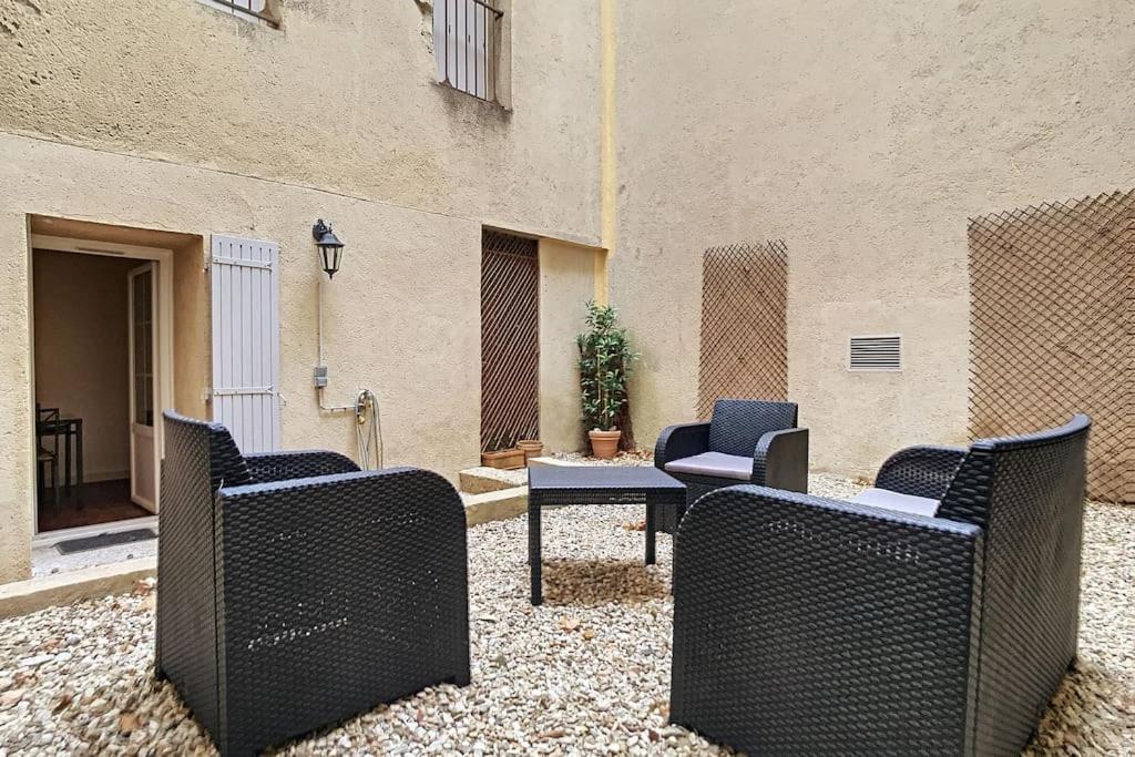 Apartament Le Limas - Charme - Wifi - Patio - Rdc Awinion Zewnętrze zdjęcie