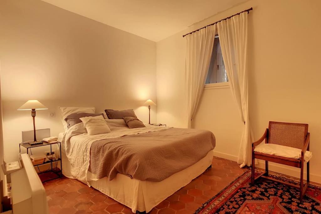 Apartament Le Limas - Charme - Wifi - Patio - Rdc Awinion Zewnętrze zdjęcie