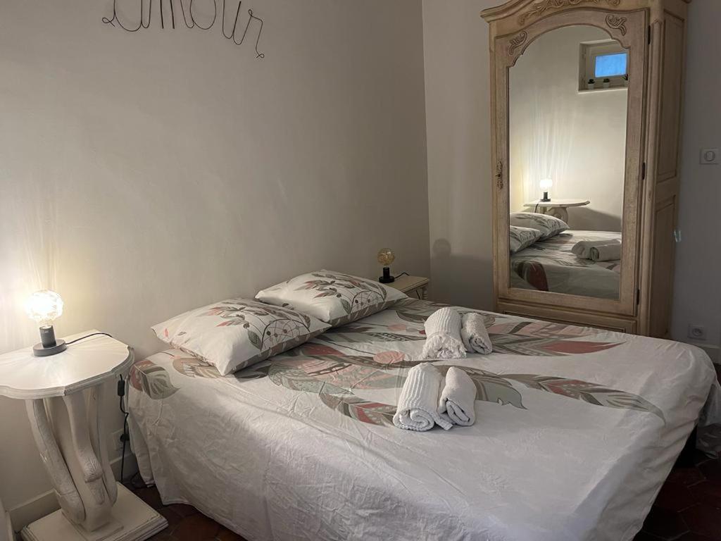 Apartament Le Limas - Charme - Wifi - Patio - Rdc Awinion Zewnętrze zdjęcie